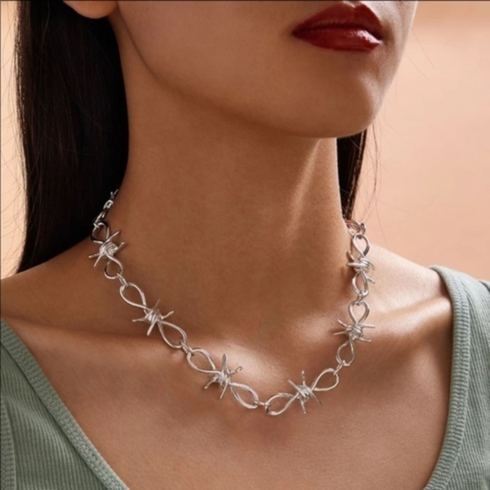 3/$30 🤍 Knot Link Necklace